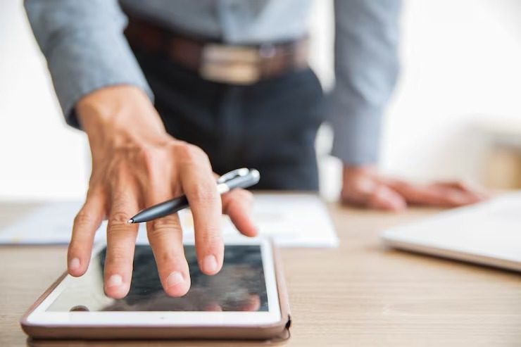 Quelle application de police d’écriture gratuite choisir pour vos projets