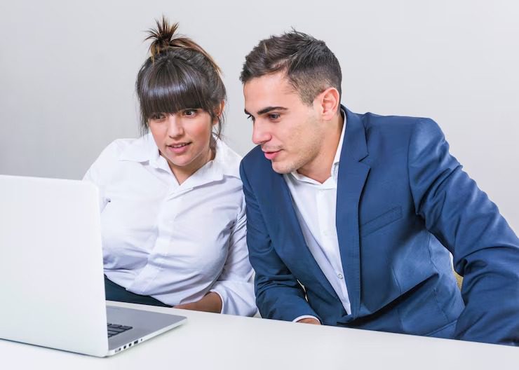Quels sont les avantages du web service REST 
