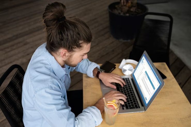 Le développeur web sans diplôme  une carrière basée sur les compétences