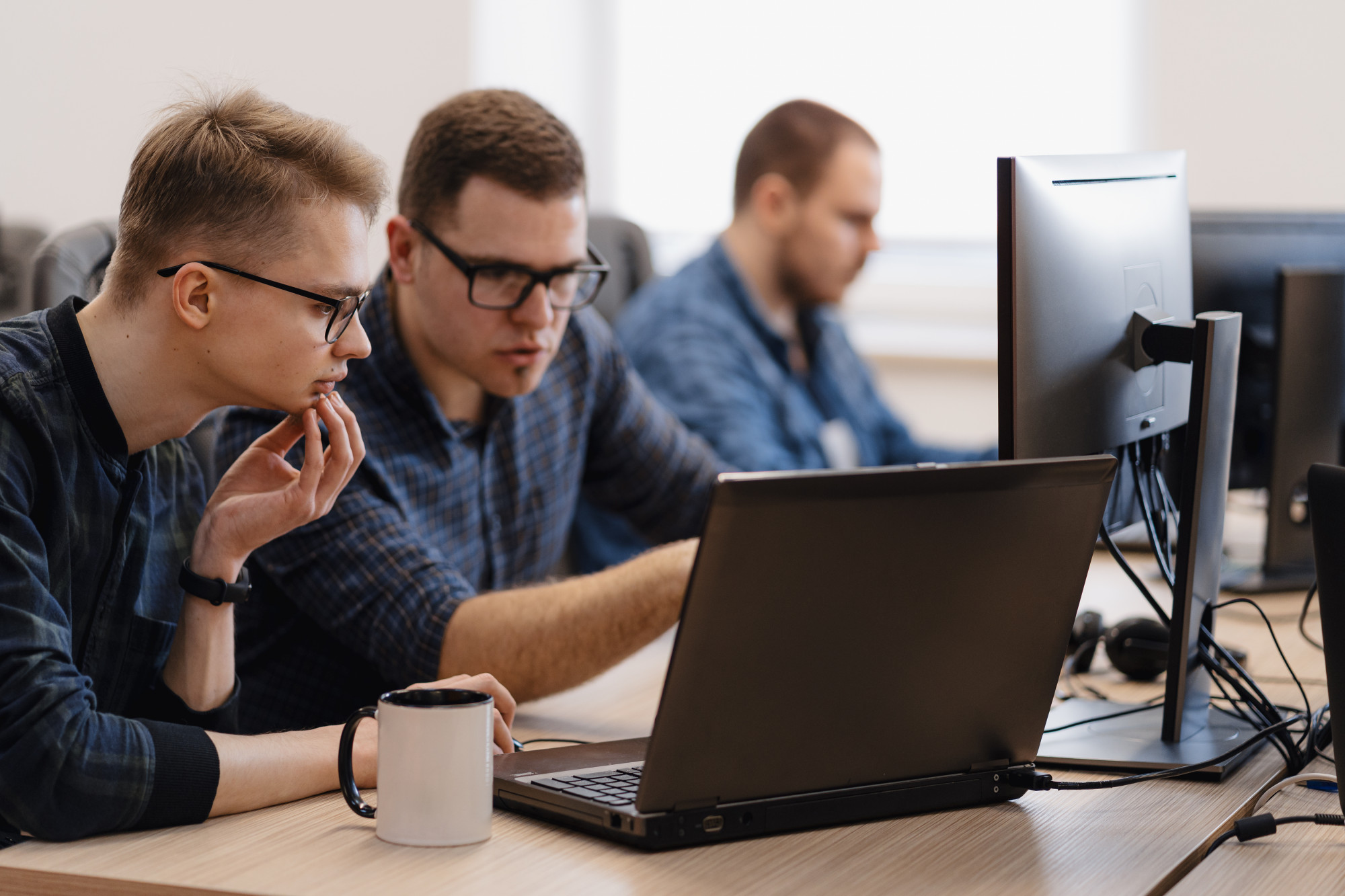 La sous-traitance informatique : les points de distinction avec l’externalisation informatique