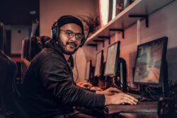Externalisation ou recrutement interne pour un développeur C++ ?